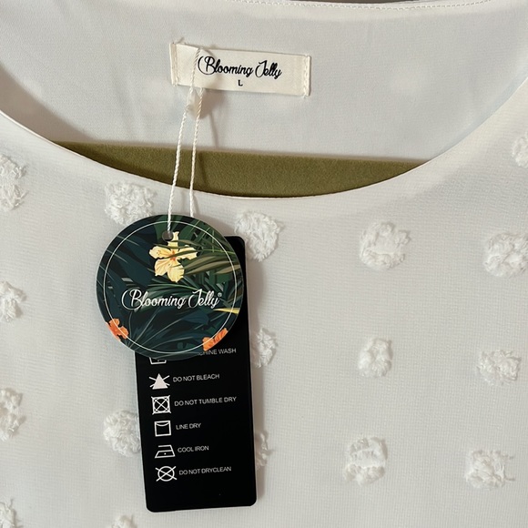 Blooming Jelly White Chiffon Blouse | Size L | NWT Women’s Pom Pom Shirt - Picture 3 of 5